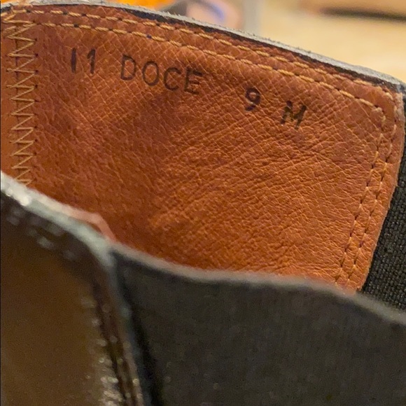 Donald J Pliner Leather 3 inch heels size 9 - Picture 9 of 10